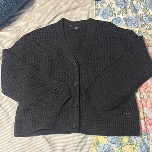 Gap Cardigan NWOT. Black and lightweight.